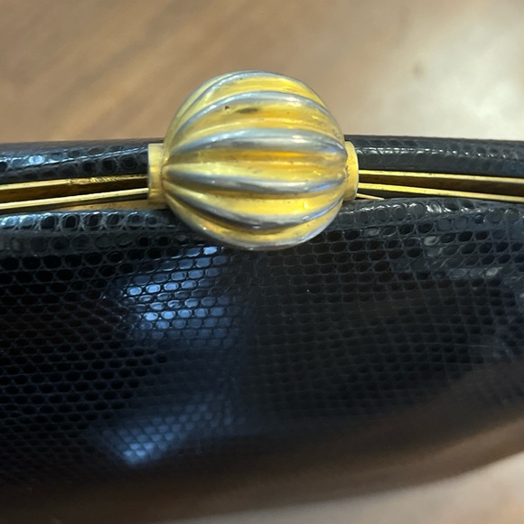 Elegant Vintage Black Eelskin Kisslock Leather Handbag - Picture 9 of 11